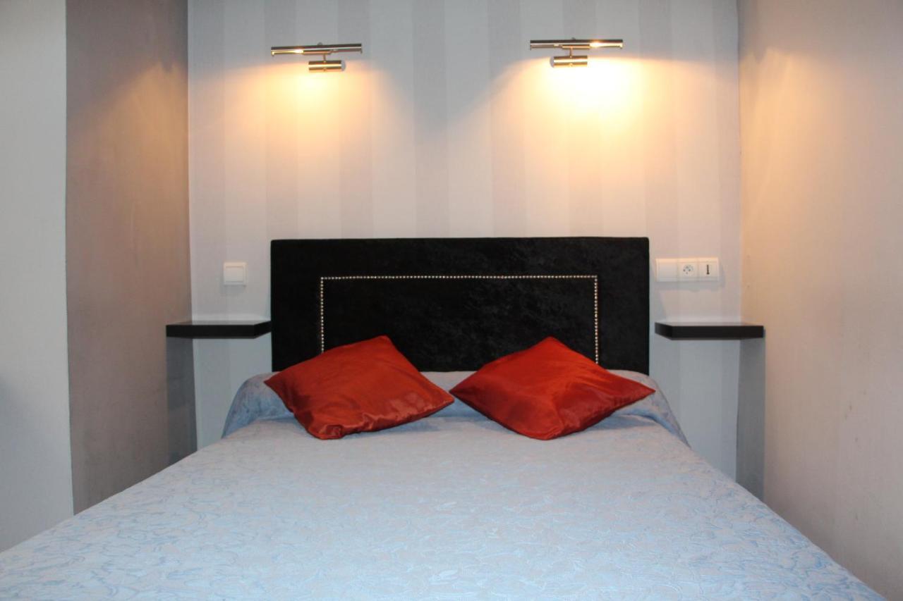 פואטייה Hotel Au Chapon Fin מראה חיצוני תמונה